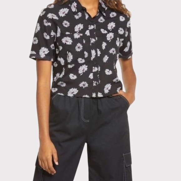 Vans - Woven Cropped Button Up Shirt - Black Floral - Size XS - Picture 2 of 8